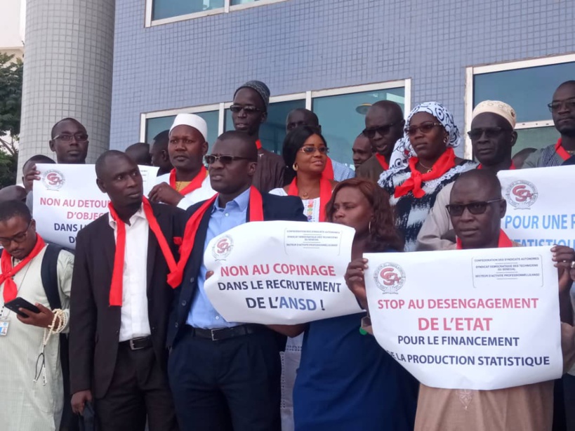 Sit-in à l'Ansd: les travailleurs disent « non au copinage » dans le recrutement Sit-in à l'Ansd: les travailleurs disent « non au copinage » dans le recrutement