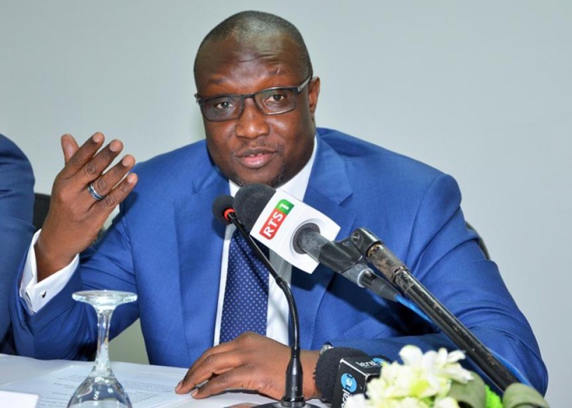 Vidéo-Cap Town: Le ministre du Pétrole Makhtar Cissé hausse le ton « si je dois signer des licences de pétrole, je le ferai...» Vidéo-Cap Town: Le ministre du Pétrole Makhtar Cissé hausse le ton « si je dois signer des licences de pétrole, je le ferai...»