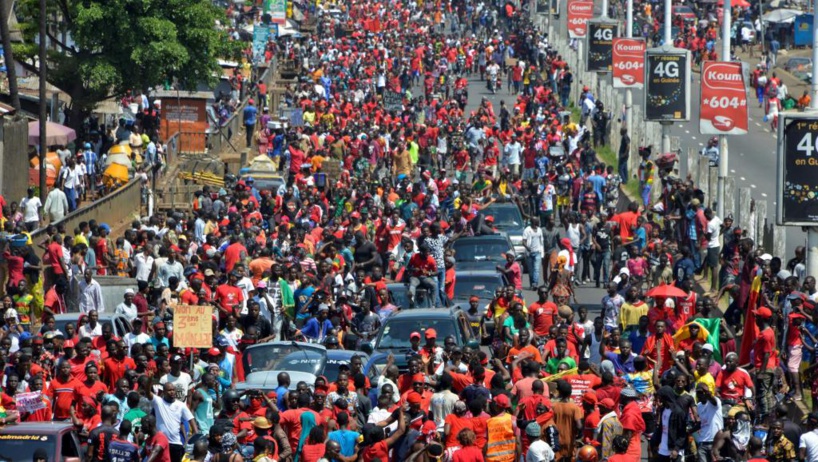 Guinée: marée rouge à Conakry pour protester contre le président Condé Guinée: marée rouge à Conakry pour protester contre le président Condé