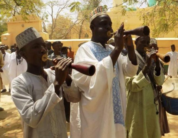 Un chef nigérian crée ‘l’impôt’ sur le mariage de son village Un chef nigérian crée ‘l’impôt’ sur le mariage de son village