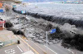 Japon: un an après le tsunami et la catastrophe nucléaire, sous les décombres, les séquelles