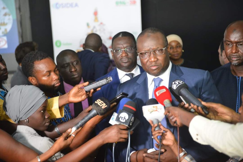 Assemblée nationale: le ministre du Pétrole Makhtar Cissé survole son sujet Assemblée nationale: le ministre du Pétrole Makhtar Cissé survole son sujet