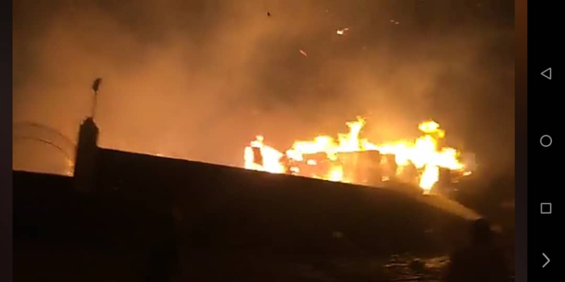 Thiaroye-Sur-Mer: l'usine La Rochette a pris feu... les sapeurs-pompiers peinent toujours à maîtriser les flammes
