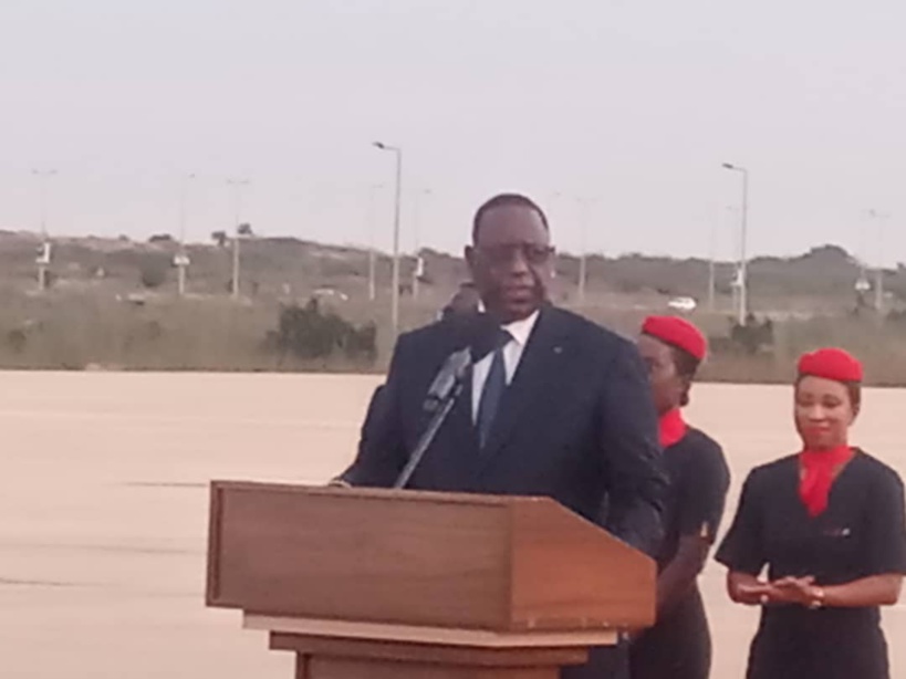 Macky Sall met en garde la Direction d'Air Sénégal: "toute négligence aura de fâcheuses conséquences" Macky Sall met en garde la Direction d'Air Sénégal: "toute négligence aura de fâcheuses conséquences"