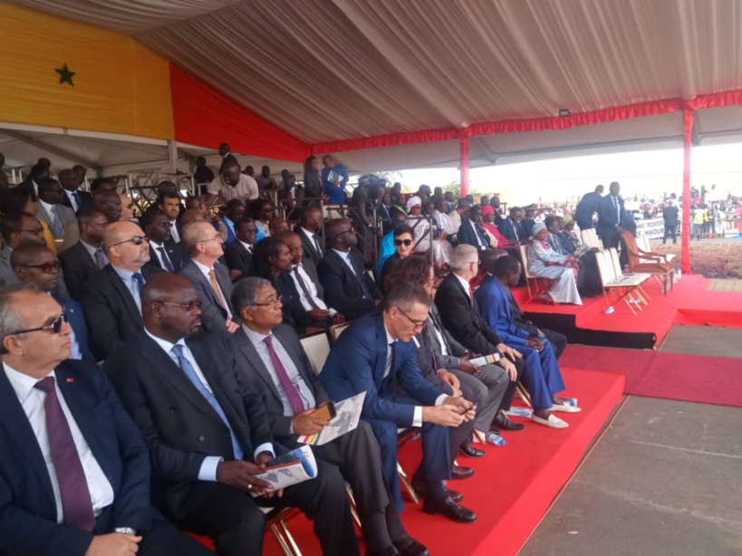 Macky Sall met en garde la Direction d'Air Sénégal: "toute négligence aura de fâcheuses conséquences" Macky Sall met en garde la Direction d'Air Sénégal: "toute négligence aura de fâcheuses conséquences"