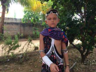 Oscar, le petit garçon suédois qui veut devenir Masaï