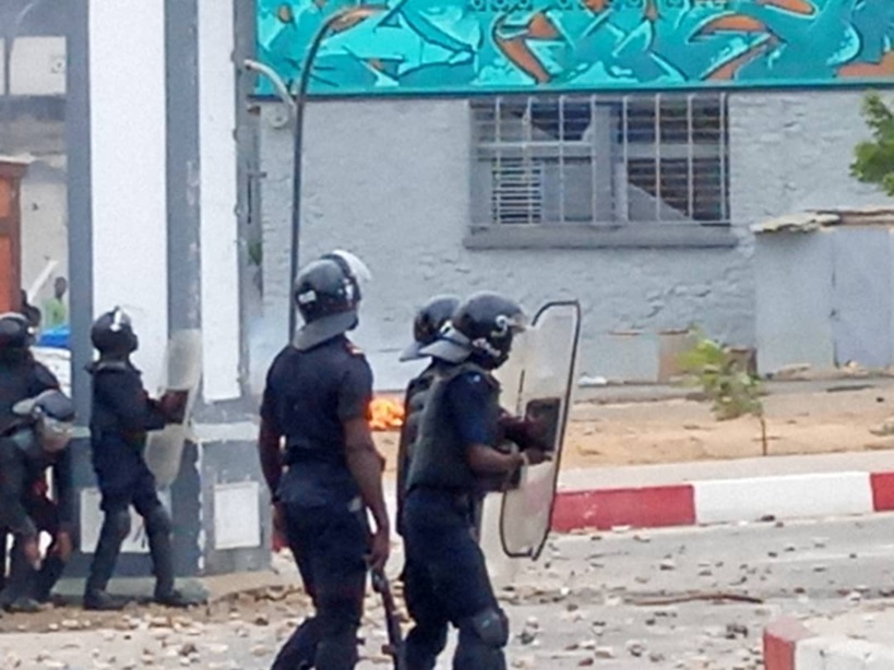 Images + Vidéo : ça chauffe à l'Université Cheikh Anta Diop de Dakar Images + Vidéo : ça chauffe à l'Université Cheikh Anta Diop de Dakar