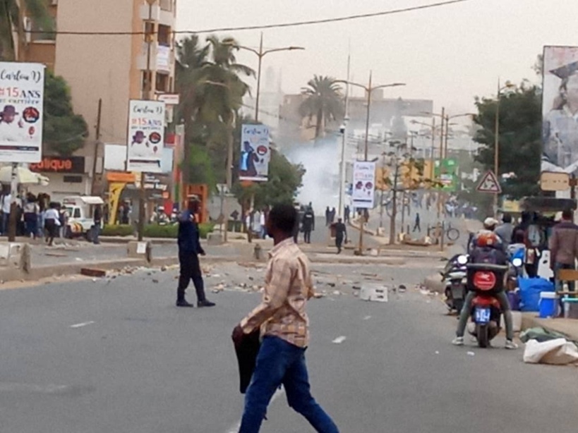 Images + Vidéo : ça chauffe à l'Université Cheikh Anta Diop de Dakar Images + Vidéo : ça chauffe à l'Université Cheikh Anta Diop de Dakar