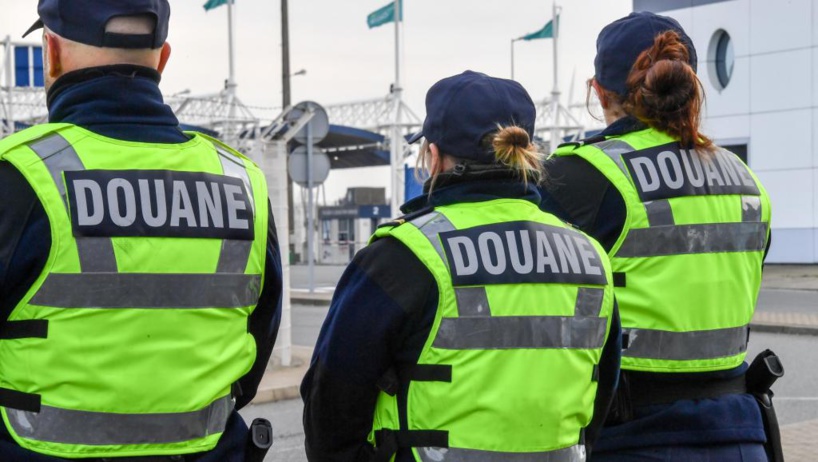 Paris: deux agents du ministère sénégalais des Affaires étrangères arrêtés avec plus 65 millions FCFA Paris: deux agents du ministère sénégalais des Affaires étrangères arrêtés avec plus 65 millions FCFA