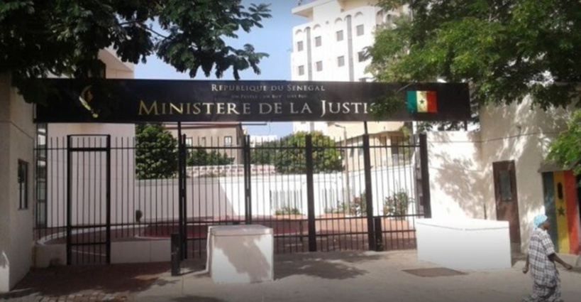 ​Saint-Louis: les commerçants assiègent le tribunal pour exiger la libération du président de leur regroupement