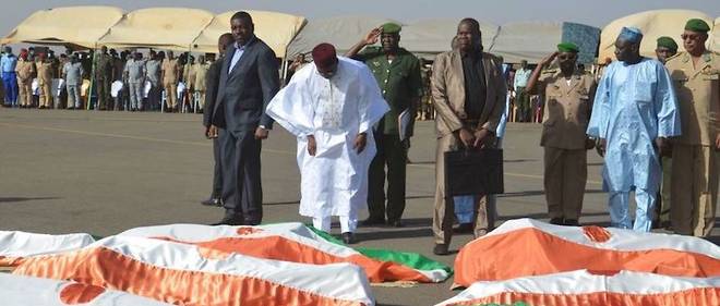 Niger : le douloureux hommage aux 71 soldats tués à Inates