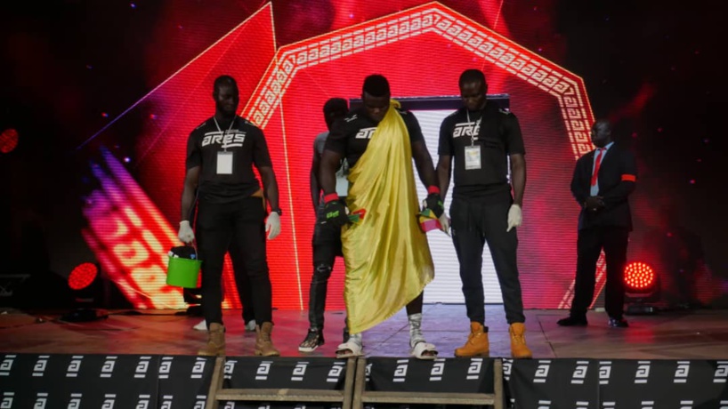 Compétition internationale MMA: le lutteur sénégalais Reug Reug signe sa première victoire