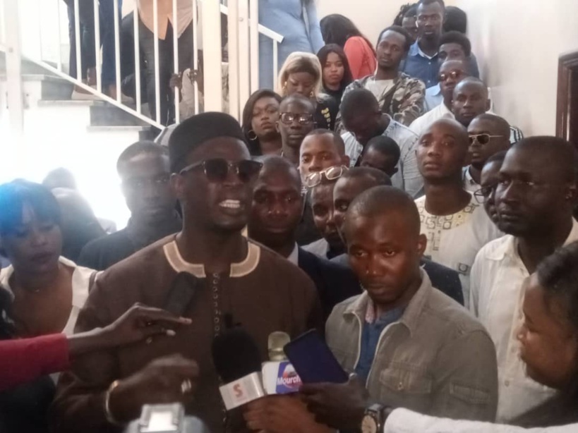 Marche à la Place de l’Indépendance : les « Défenseurs de la République » ont déposé une demande d’autorisation pour contrecarrer « Noo Lank » Marche à la Place de l’Indépendance : les « Défenseurs de la République » ont déposé une demande d’autorisation pour contrecarrer « Noo Lank »