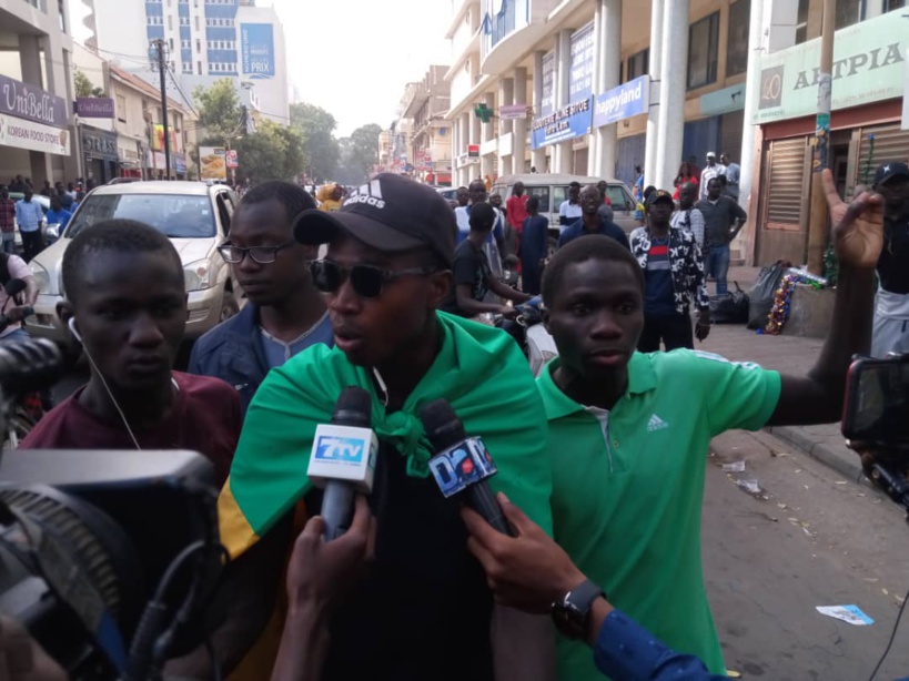 La manif' de "Noo Lank" violemment réprimée, plus de 20 arrestations, les journalistes matés sur ordre d'un commandant La manif' de "Noo Lank" violemment réprimée, plus de 20 arrestations, les journalistes matés sur ordre d'un commandant