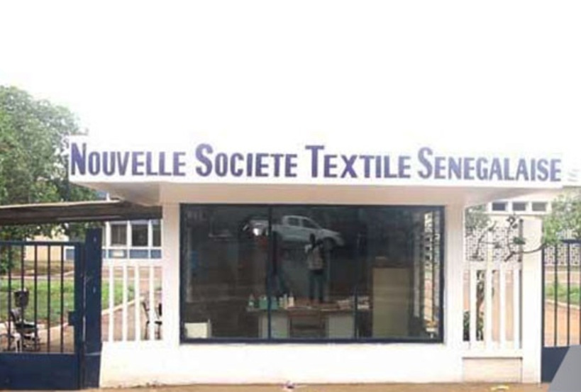 Thiès: les travailleurs de la NSTS déversent leur colère sur le Groupe d’Information Républicain Thiès: les travailleurs de la NSTS déversent leur colère sur le Groupe d’Information Républicain