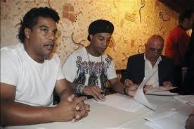 Brésil: 5 ans de prison pour le frère et agent de Ronaldinho