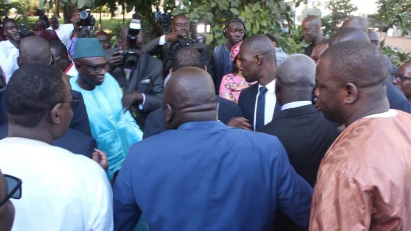 Installation du comité de pilotage du dialogue national: les participants de l’opposition appellent à faire respecter le droit à la manifestation Installation du comité de pilotage du dialogue national: les participants de l’opposition appellent à faire respecter le droit à la manifestation