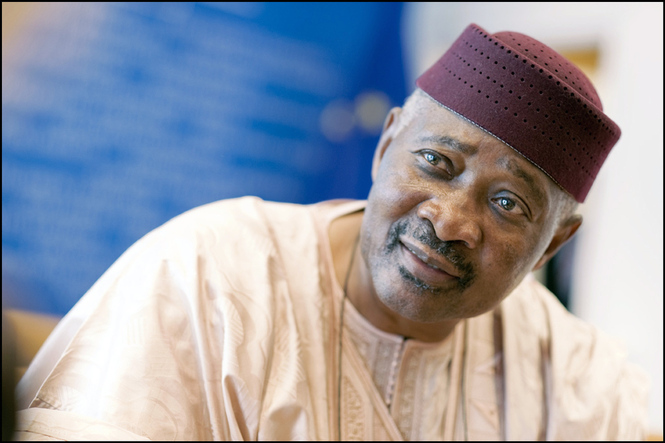 Mali : situation incertaine, un mois après le renversement du président Amadou Toumani Touré