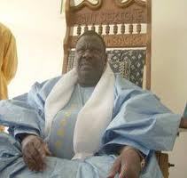 Au Sénégal, le dignitaire religieux Cheikh Béthio Thioune interpellé suite à la mort de deux disciples (RFI)