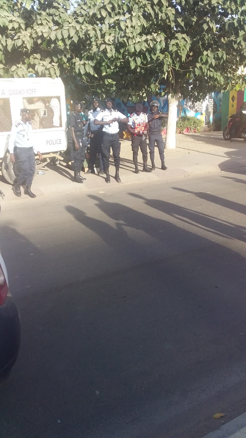 URGENT - Des manifestants arrêtés devant la prison du Camp pénal pour avoir réclamé la libération de Guy Marius Sagna URGENT - Des manifestants arrêtés devant la prison du Camp pénal pour avoir réclamé la libération de Guy Marius Sagna
