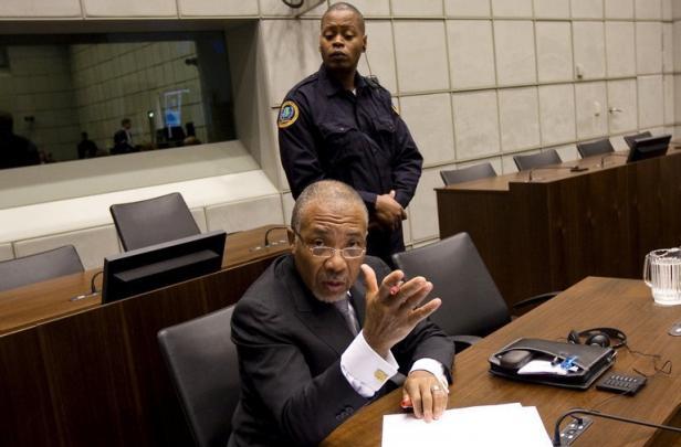 Charles Taylor lors de son procès le 8 février 2011 devant le Tribunal spécial pour la Sierra Leone (TSSL) à Leidschendam Jerry Lampen afp.com