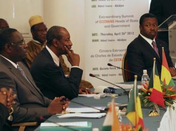 La Guinée-Bissau et le Mali étaient à l'ordre du jour du sommet de la Cédéao à Abidjan, le 26 avril 2012. REUTERS/Luc Gnago