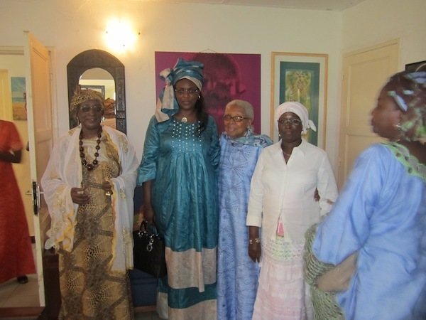 [ PHOTOS ] Visite de la premiere dame Mme Sall à la veuve de Mamadou Dia, Annette Mbaye D'Ernevill et Maimouna Kâne