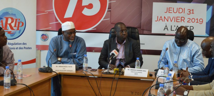 FREEture sur la ligne de l'opérateur virtuelle Mbackiyou Faye FREEture sur la ligne de l'opérateur virtuelle Mbackiyou Faye