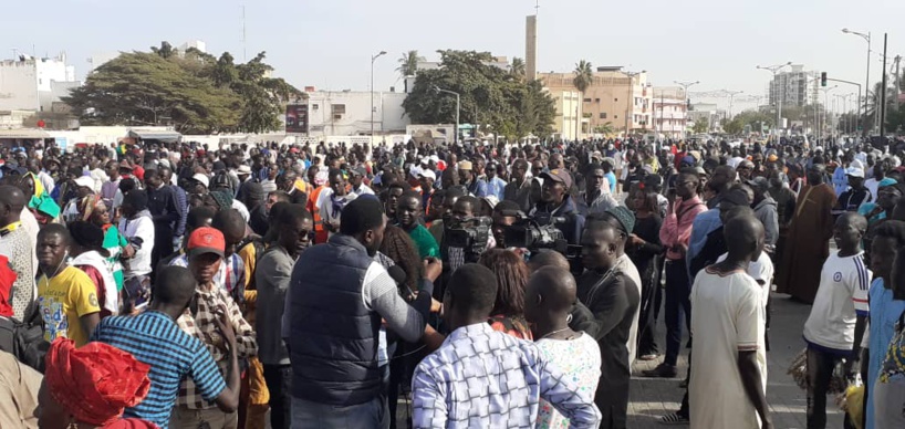 Les premières images de la marche de #ÑooLank ce vendredi à Dakar Les premières images de la marche de #ÑooLank ce vendredi à Dakar
