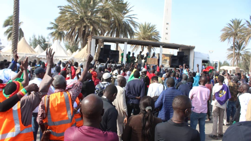 Les premières images de la marche de #ÑooLank ce vendredi à Dakar Les premières images de la marche de #ÑooLank ce vendredi à Dakar