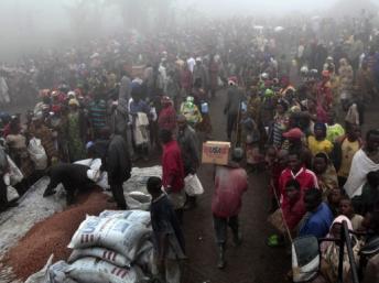 Les réfugiés attendent la distribution de nourriture à Goma, en RDC. Getty Images/Kuni Takahashi