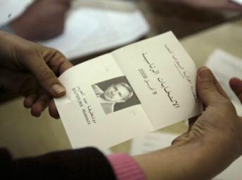 D'après les premiers résultats du dépouillement des urnes, les Algériens auraient voté massivement pour Abdelaziz Bouteflika, le chef de l'Etat sortant. (Photo : Reuters) Plus de 21 millions d'Algériens se rendent aux urnes ce jeudi 10 mai pour élire leurs députés.