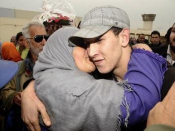 Le 12 janvier 2012, le rappeur Mouad Belghouat, surnommé «Al-Haqed», le «rancunier» à sa sortie de prison, avant d'être à nouveau condamné ce 11 mai 2012. CHAFIK ARICH / AFP