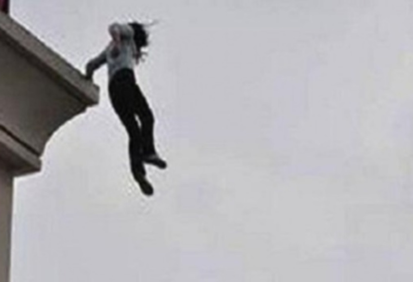 Banlieue de Dakar: un célèbre baron de la drogue se fracture les jambes lors d’une chute Banlieue de Dakar: un célèbre baron de la drogue se fracture les jambes lors d’une chute