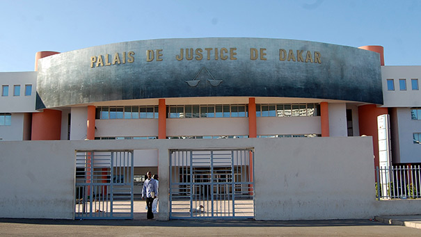 Mamadou Minty encourt la prison à vie pour avoir poignardé son ami pour 5 000 frs