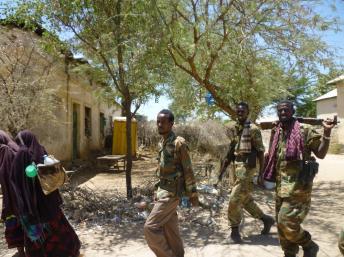 La force Atalante attaque des repères de pirates sur la côte somalienne