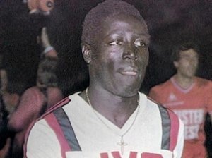 Victime d’une anesthésie ratée depuis 1982: Le footballeur Sénégalais Jean Pierre Adams 30 ans toujours dans le coma