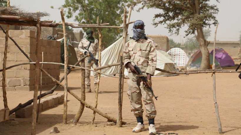 Négocier ou ne pas négocier avec les terroristes? La question divise au Mali Négocier ou ne pas négocier avec les terroristes? La question divise au Mali