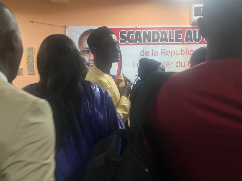 Sonko, Khalifa Sall, Abdoul Mbaye, Déthié Fall..., présents à la cérémonie de dédicace du livre de Pape Alé (IMAGES) Sonko, Khalifa Sall, Abdoul Mbaye, Déthié Fall..., présents à la cérémonie de dédicace du livre de Pape Alé (IMAGES)