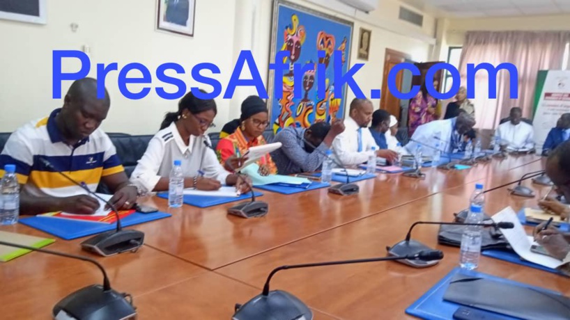 Sénégal-En Images: le ministre de la Santé reçoit les parents des étudiants coincés en Chine Sénégal-En Images: le ministre de la Santé reçoit les parents des étudiants coincés en Chine