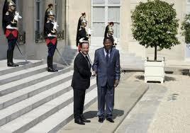 Mali: Hollande souhaite que l'Afrique saisisse l'ONU de la situation