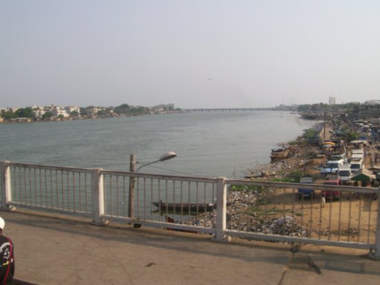 A Cotonou, les travaux d'assainissement de la lagune soulèvent un concert de protestations