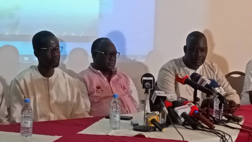 Me El Hadji Douf sur le 3e mandat : « le Chef de l'Etat n'acceptera pas d'être sacrifié par une bande de mercenaires » Me El Hadji Douf sur le 3e mandat : « le Chef de l'Etat n'acceptera pas d'être sacrifié par une bande de mercenaires »