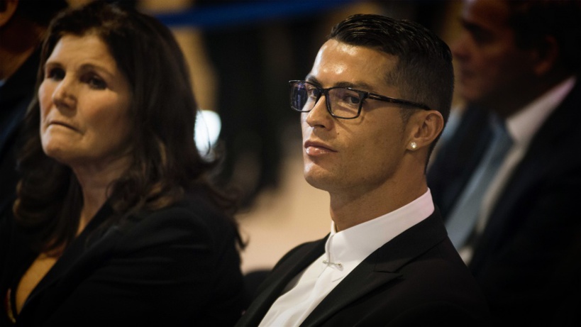 Sa mère hospitalisée en urgence après un AVC, Cristiano Ronaldo inquiet Sa mère hospitalisée en urgence après un AVC, Cristiano Ronaldo inquiet