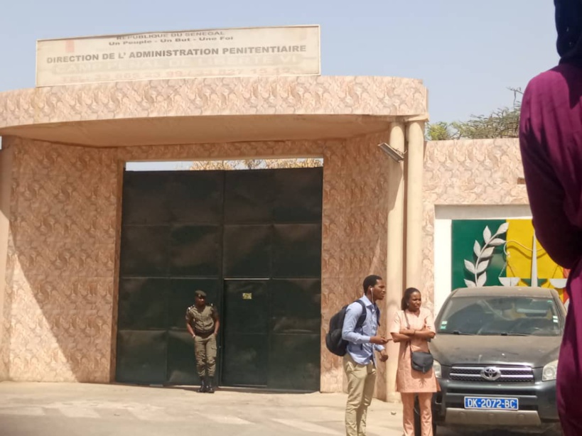 Direct Prison Camp Pénal - Ni l'administration ni les avocats de Guy n'ont reçu de notification Direct Prison Camp Pénal - Ni l'administration ni les avocats de Guy n'ont reçu de notification