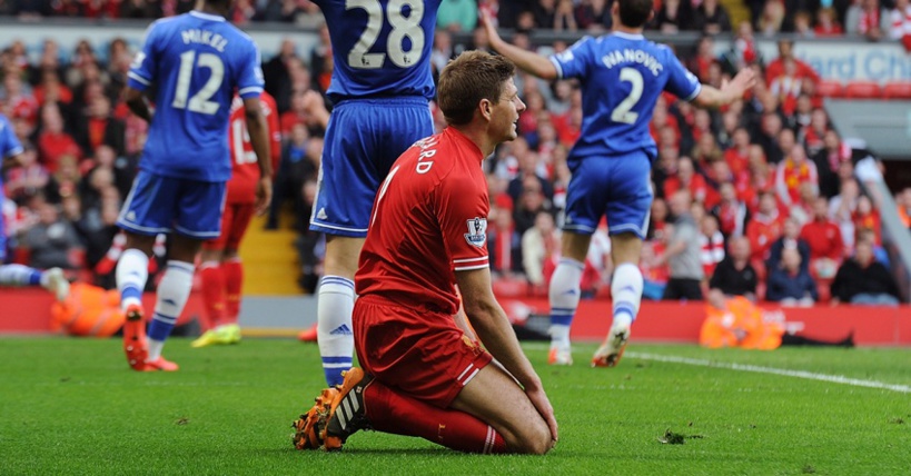 Glissade contre Chelsea en 2014: Demba Ba affole Twitter en remuant le couteau dans la plaie de Steven Gerrard Glissade contre Chelsea en 2014: Demba Ba affole Twitter en remuant le couteau dans la plaie de Steven Gerrard