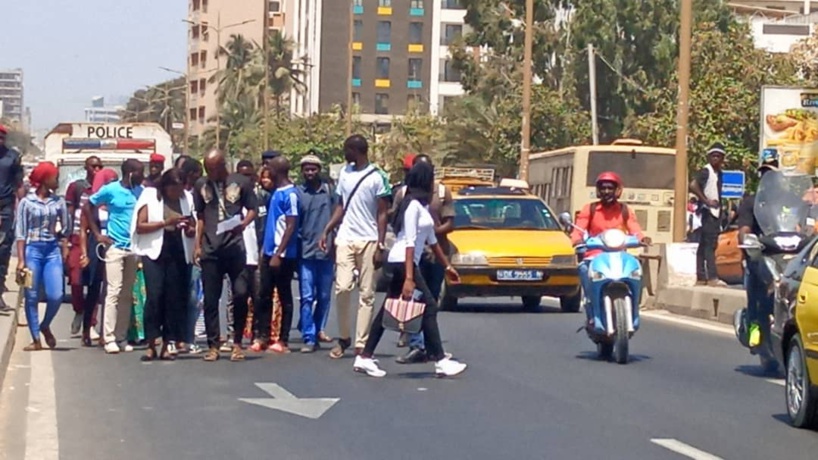 La marche des étudiants non-orientés finalement autorisée par le préfet (IMAGES) La marche des étudiants non-orientés finalement autorisée par le préfet (IMAGES)
