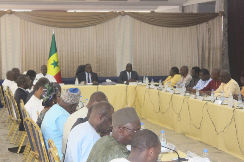 #Coronavirus - Les images de la réunion d'urgence au Palais ce samedi #Coronavirus - Les images de la réunion d'urgence au Palais ce samedi