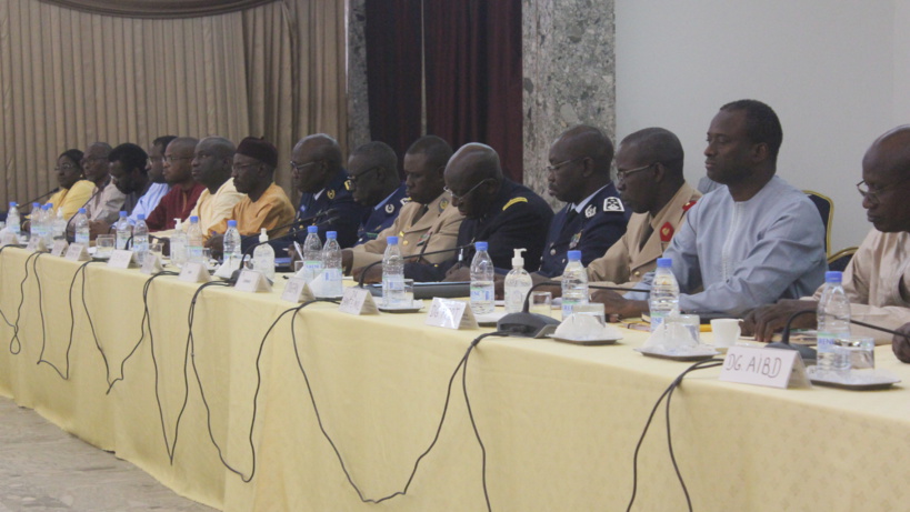 #Coronavirus - Les images de la réunion d'urgence au Palais ce samedi #Coronavirus - Les images de la réunion d'urgence au Palais ce samedi