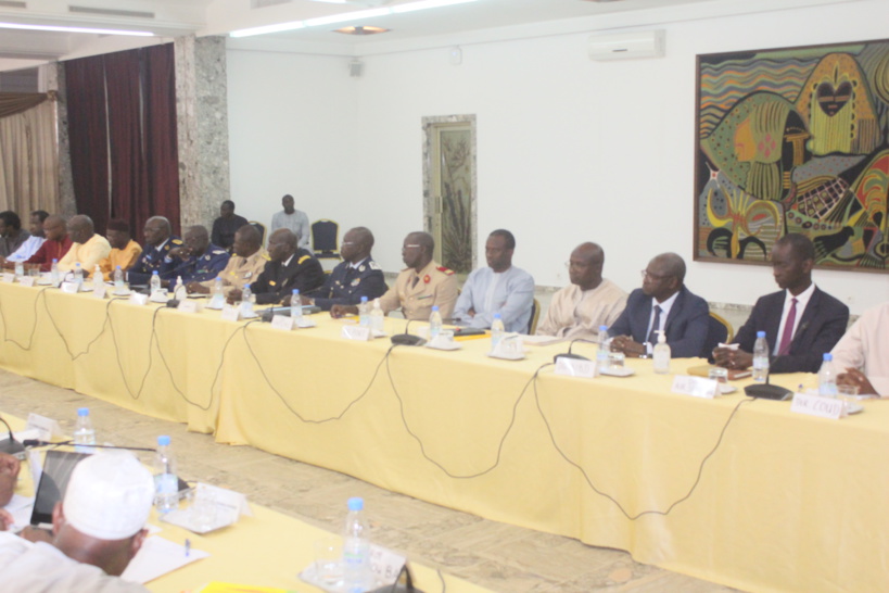 #Coronavirus - Les images de la réunion d'urgence au Palais ce samedi #Coronavirus - Les images de la réunion d'urgence au Palais ce samedi